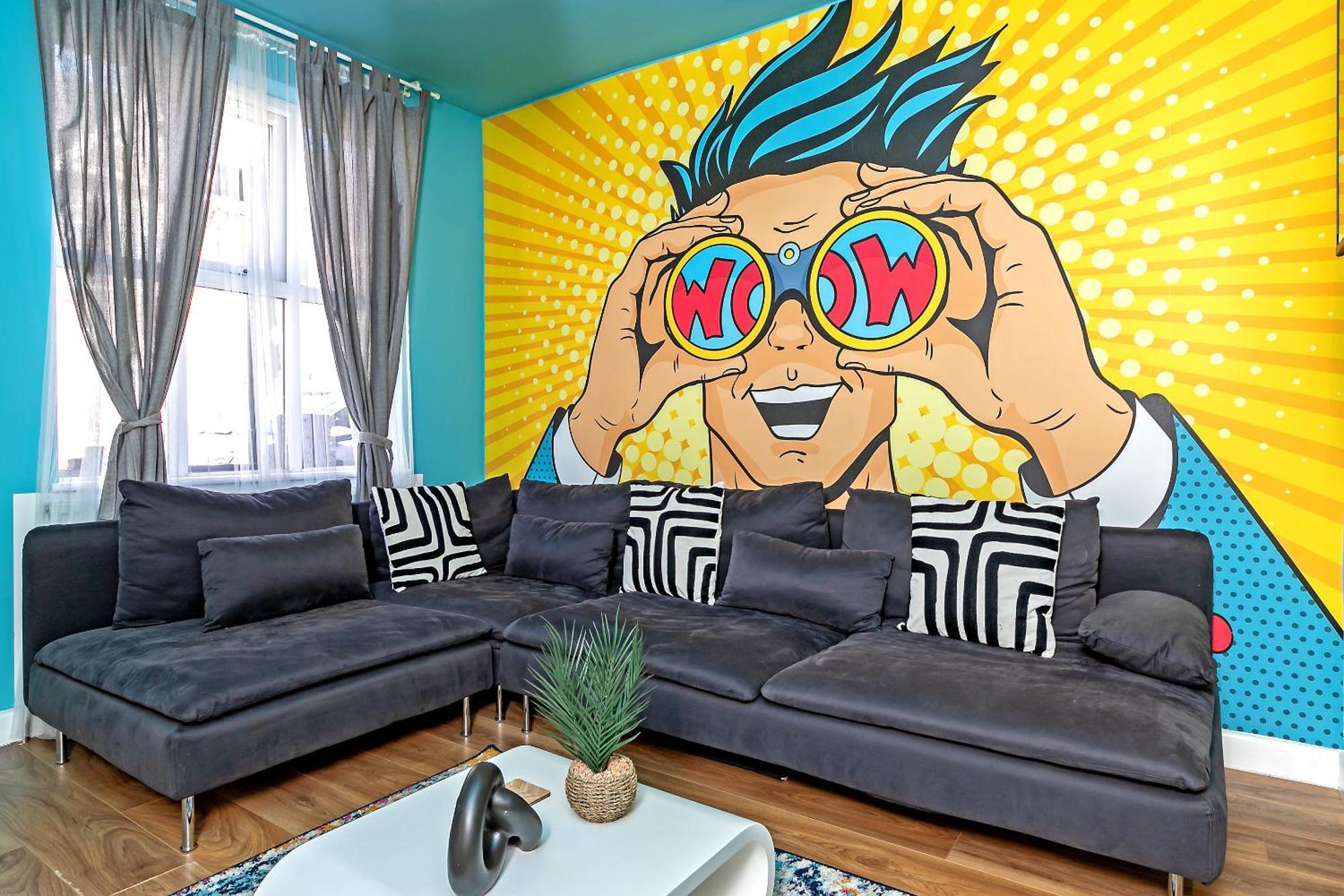 Exclusive Town Centre Home, Free Parking, Walk To Train Station, Near Airport, Luxury Stay, Garden, Pop Art Decor Ferienhaus *